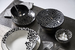 Show details for Service de Table en Porcelaine de 18 pièces pour 6 Personnes - Assiettes Plates, Assiettes Creuses, Assiettes à Dessert - Coliris Noir, Décor LEOPARD Picture of Service de Table en Porcelaine de 18 pièces pour 6 Personnes - Assiettes Plates, Assiettes Creuses, Assiettes à Dessert - Coliris Noir, Décor LEOPARD